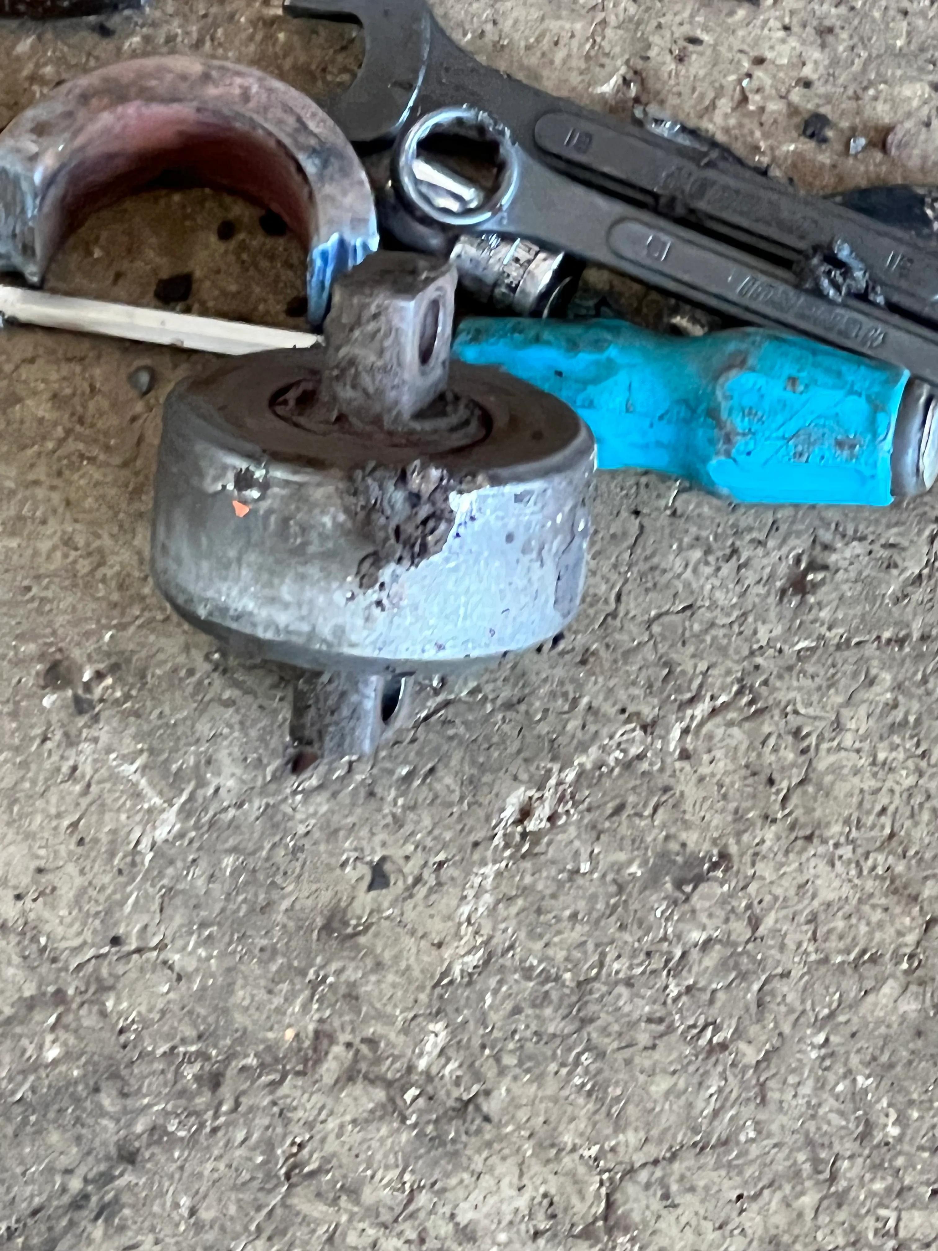 叉车换门架轴承多少钱,叉车门架轴承怎么换