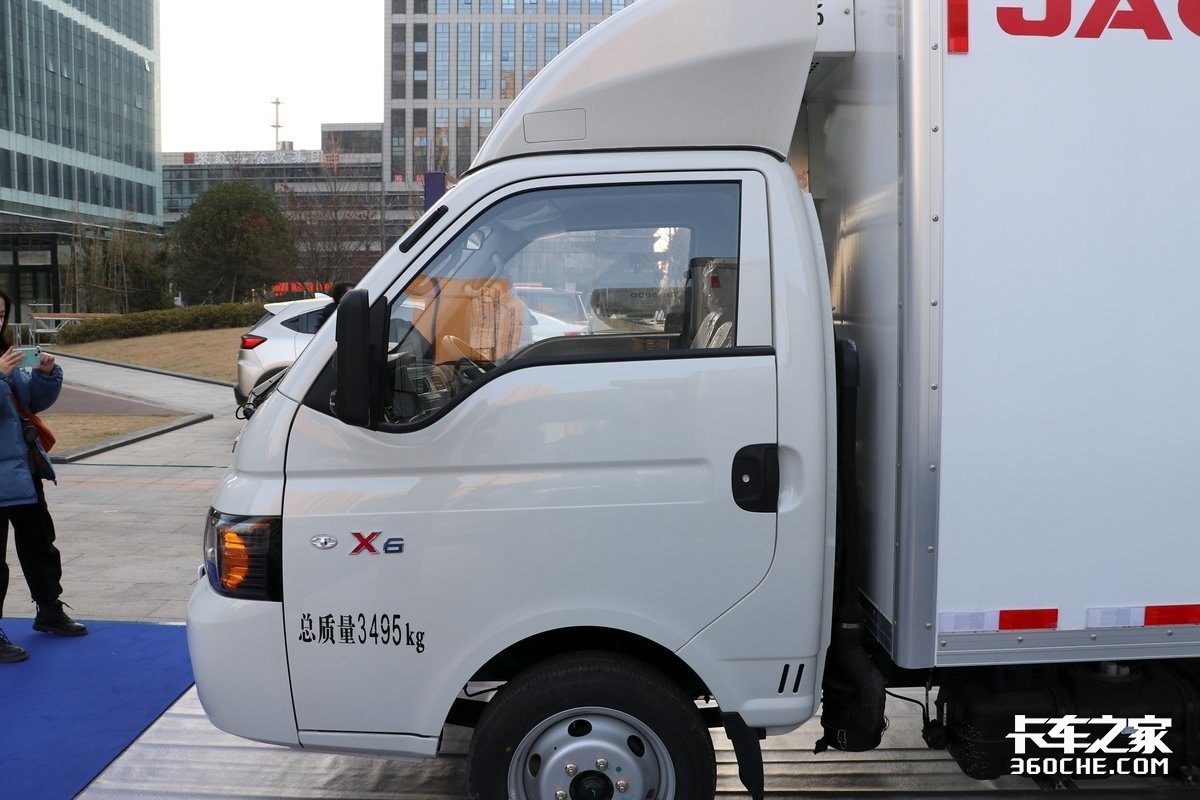 用小卡的钱干轻卡活容积近11方图解江淮1卡恺达冰博士