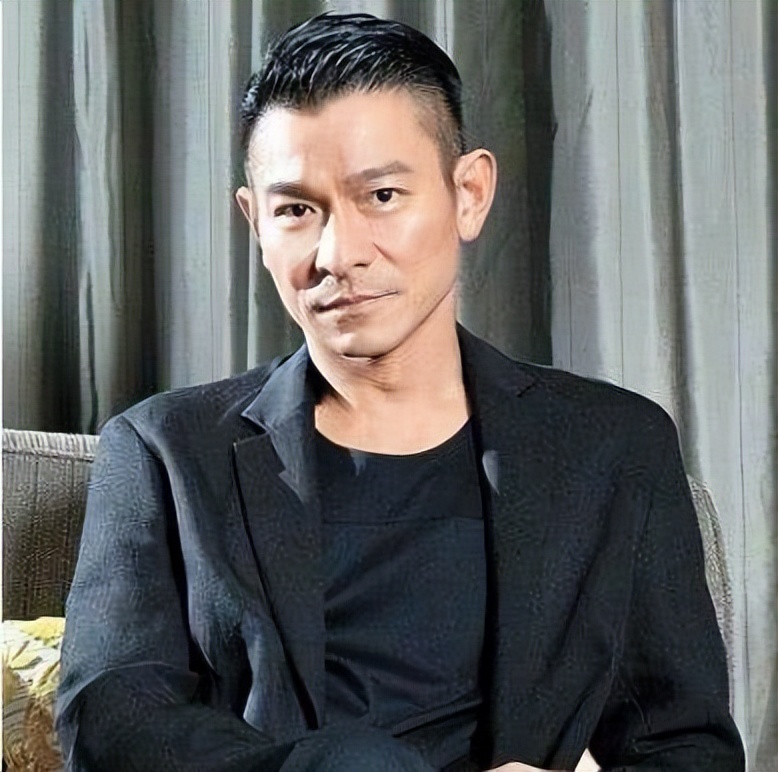 32年前，究竟是谁拍下了刘嘉玲的“照片”？