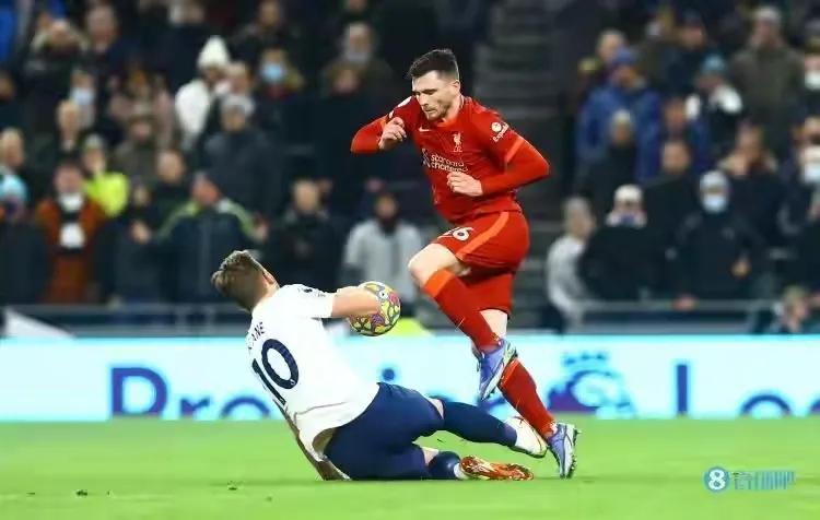 先碰到球铲倒算不算犯规,足球比赛鲁莽铲球