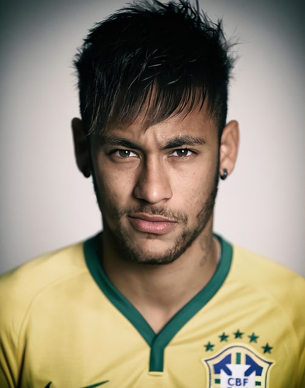 巴西球星内马尔的感情史,内马尔绯闻女友