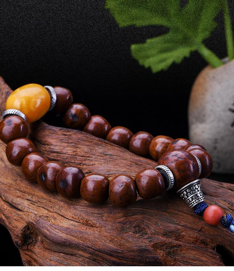 男人能不能佩戴鸡血石手串,文玩手串可以随便戴吗