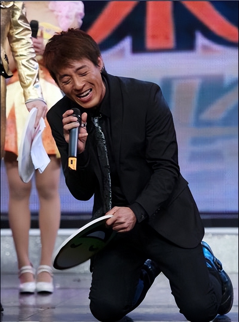 过气老戏骨窘况：农村走穴、直播捞金、情史混乱，晚节还值钱吗？