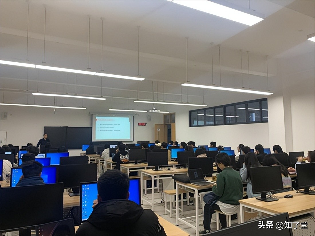 为什么选择it行业,想进it行业但是没有什么基础