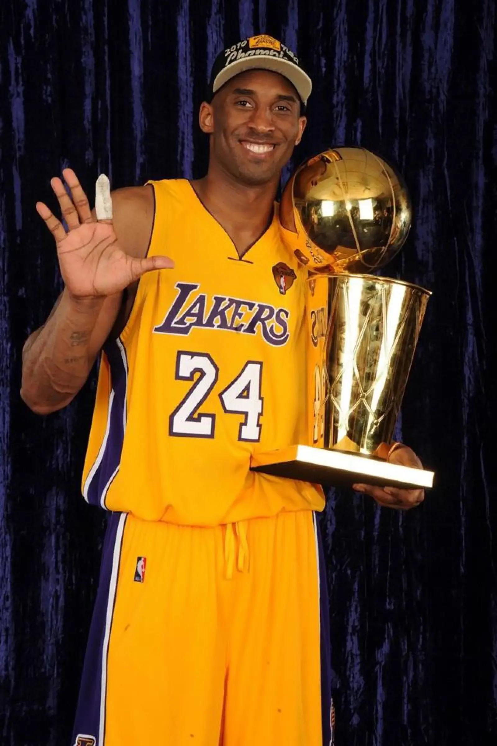 科比卡隆巴特勒绝杀黄蜂,科比伦纳德和乔丹巴特勒