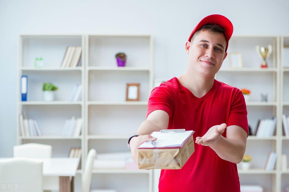 快递小哥一年的工资是多少,快递小哥普遍工资是多少