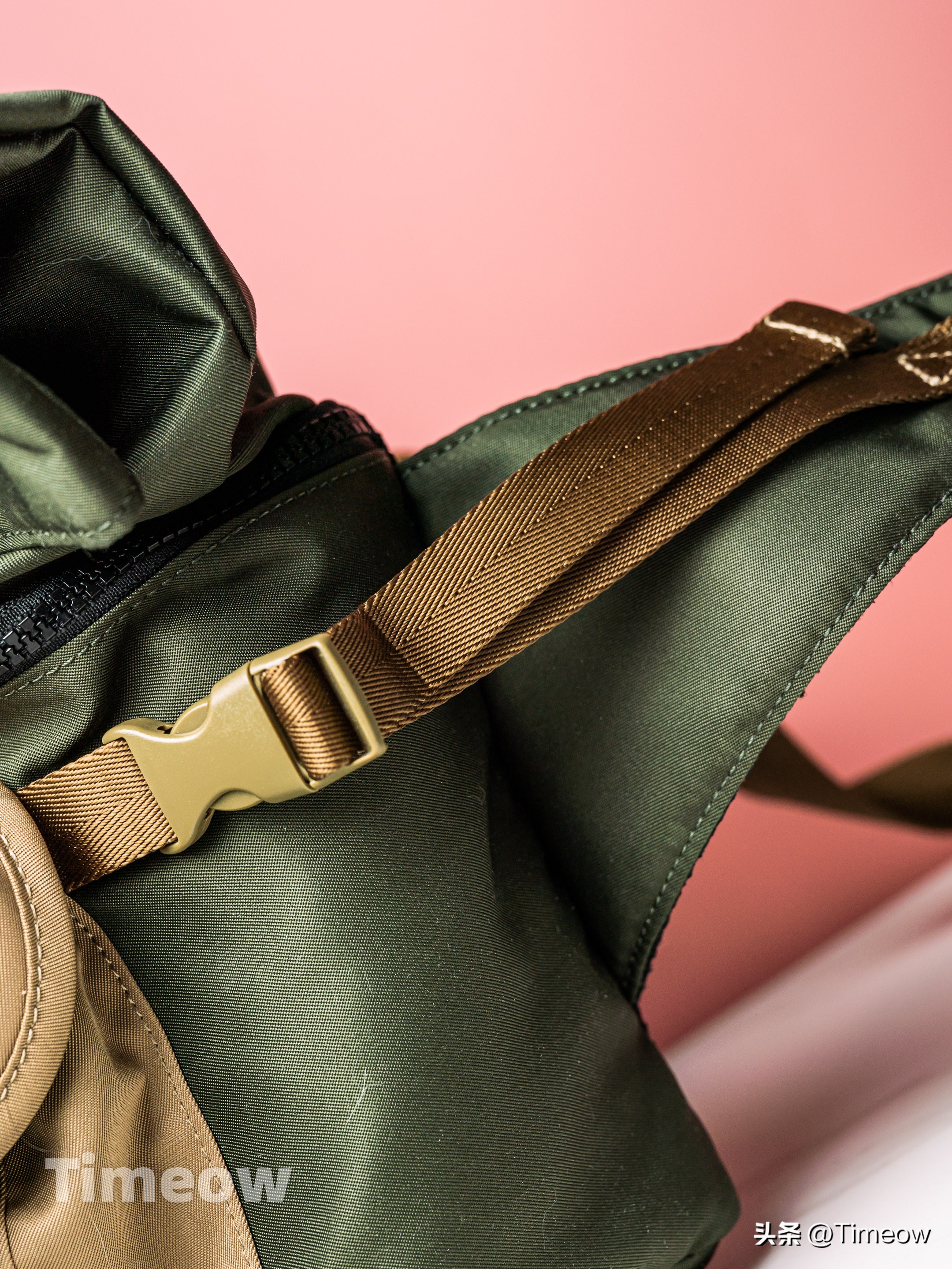 我终于买了人生第一个相机包洛斐遍野斜挎相机包