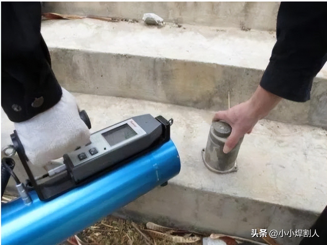 泥瓦工捡到“小铁块”,结果全家三人丧命,致141人受伤…