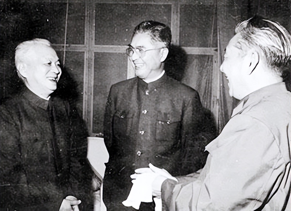 红色资本家荣毅仁:89岁在京逝世,留下4个子女,今独子身价百亿