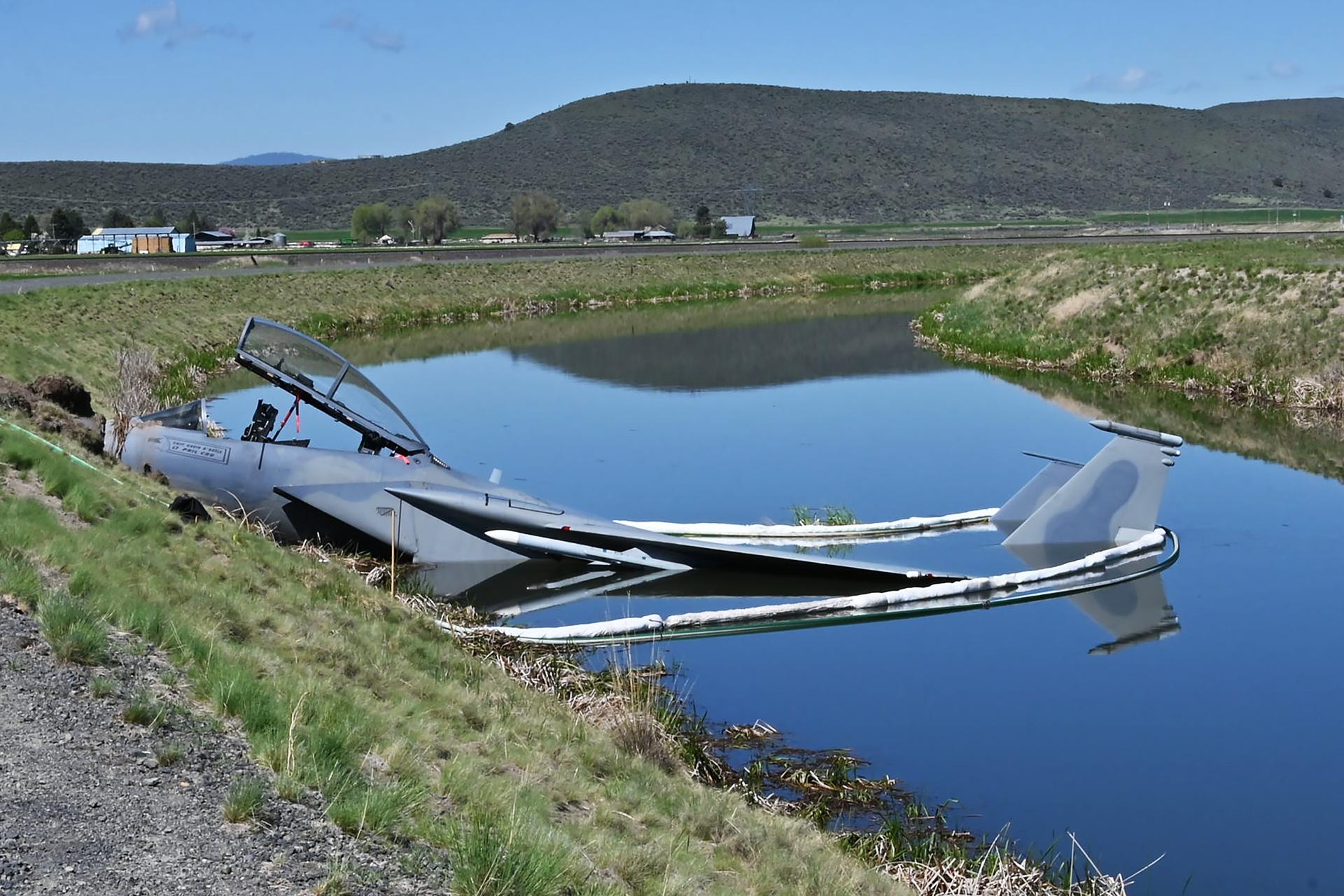 美军f-35坠毁事件,美军一架f15坠毁