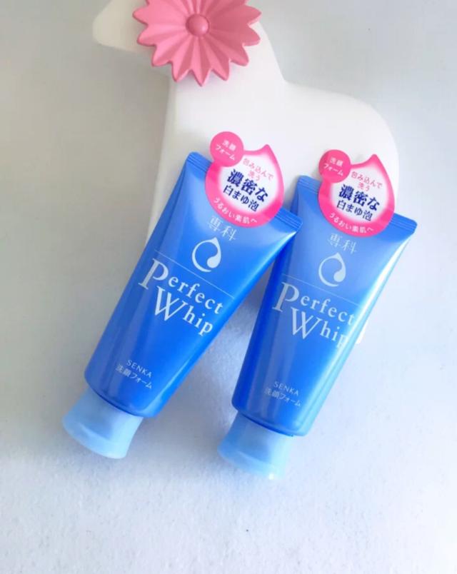 有什么洗面奶祛痘去角质,去痘痘控油去黑头粉刺的洗面奶