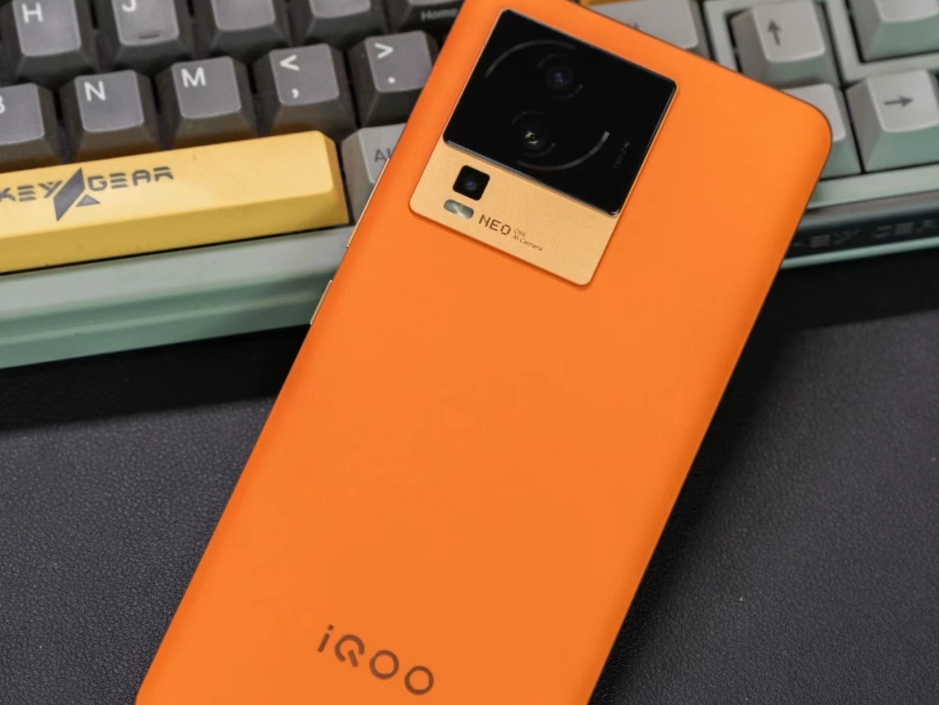 选手机要把钱花在刀刃上，2023最适合买的3款3000元档的手机