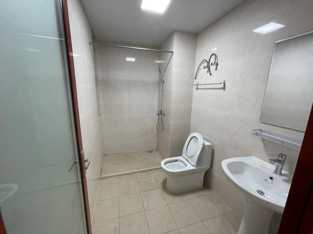 豪宅小区里的公租房终于配租，每月1600元住仁恒滨江园！