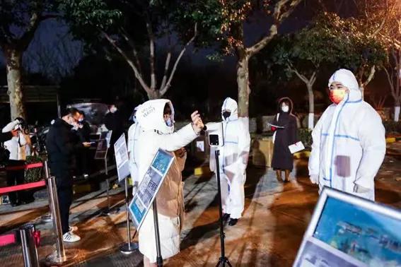 一份特别答卷这场大考背后的付出,一场特殊的大考