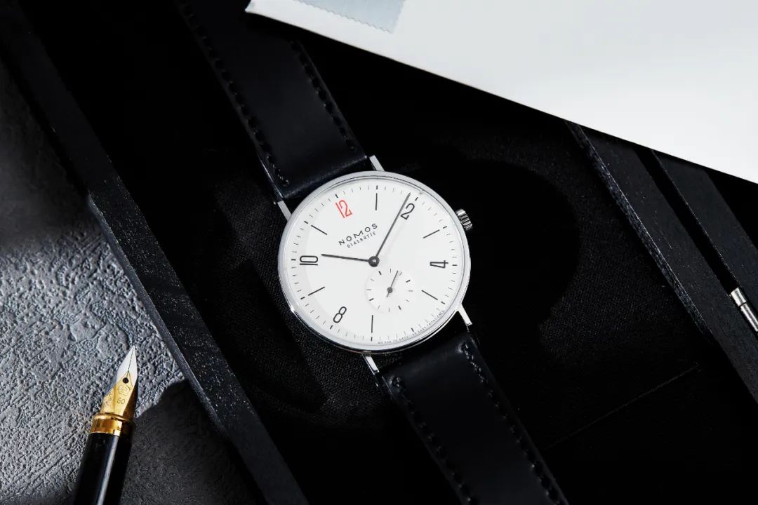 nomos最经典款,nomos粉色