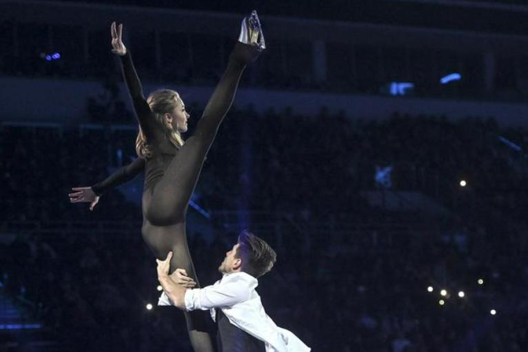 网红阿爽铁三穿着引争议,阿爽打扮