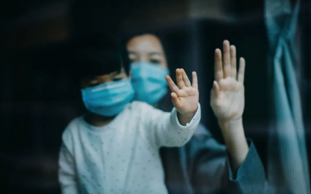 「阳了」之后，独居青年、小婴儿和99岁老人的故事