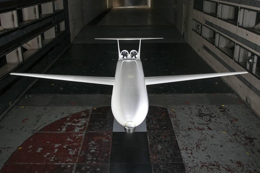 “滚回绘图板”被淘汰的飞行器方案218-未来概念客机,极光D8