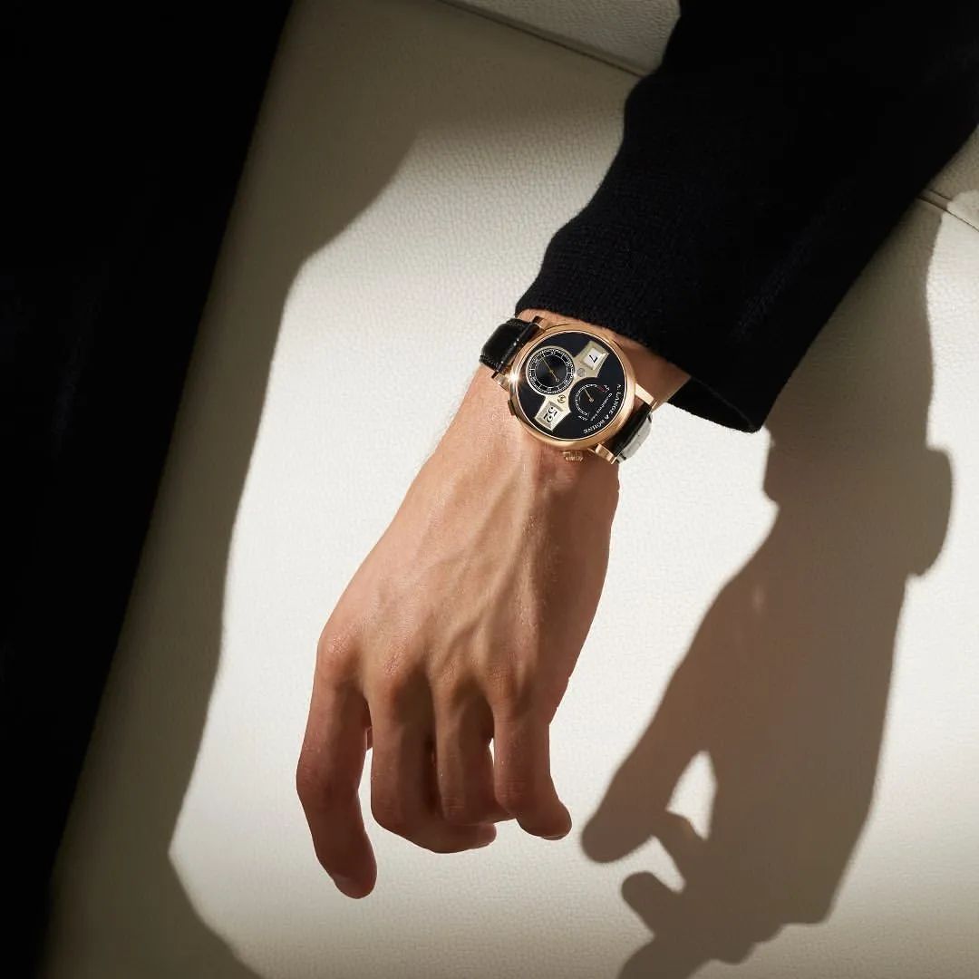 上班族年轻人手表推荐,戴着低调的钢带机械表推荐