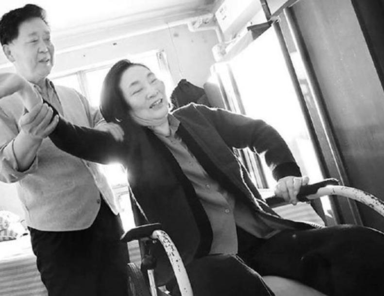 妻子地震截瘫感人视频,妻子汶川地震失去腿丈夫不离不弃