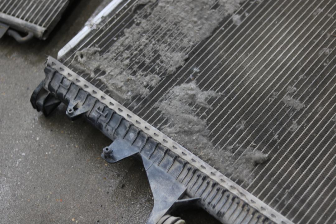 奥迪q7报废厂,老款奥迪q7出车祸