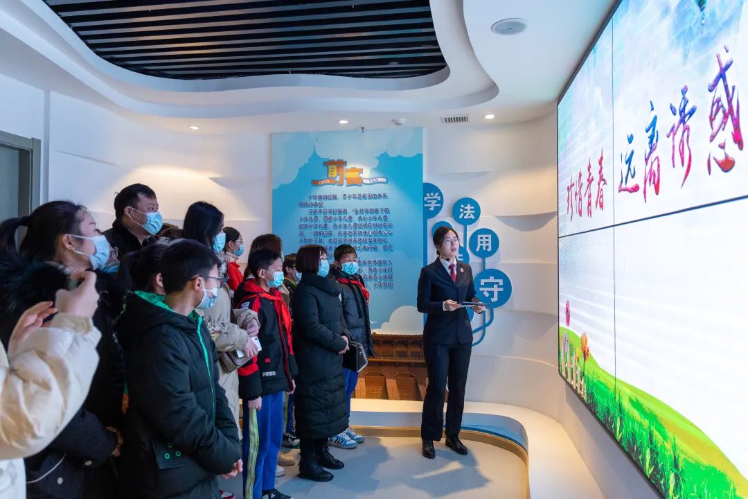 三八红旗手简介,三八红旗手事迹材料书记