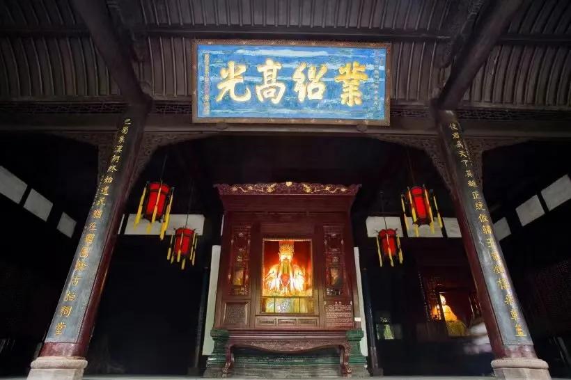 南阳武侯祠千古绝对,武侯祠千古祠堂