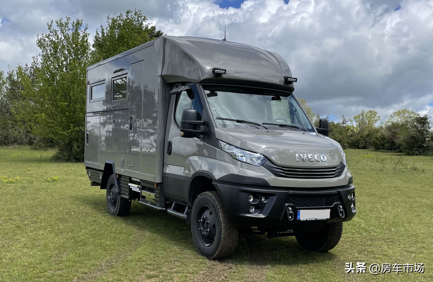 飞翔进口依维柯小额头房车最新款,赛德依维柯房车c型小额头价格