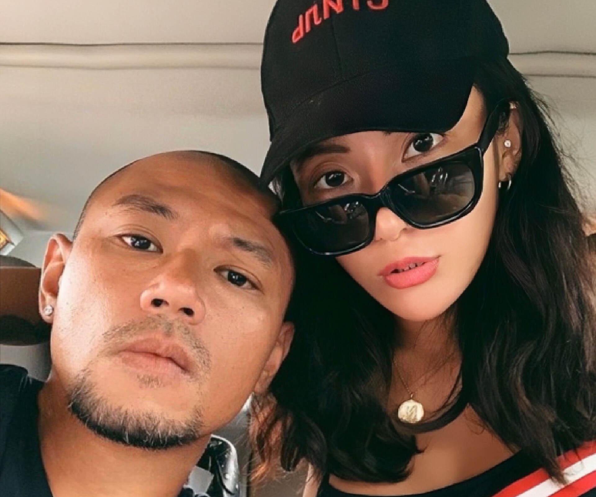 台湾知名女星不雅视频流出，前男友竖中指否认，遭网友炮轰没礼貌