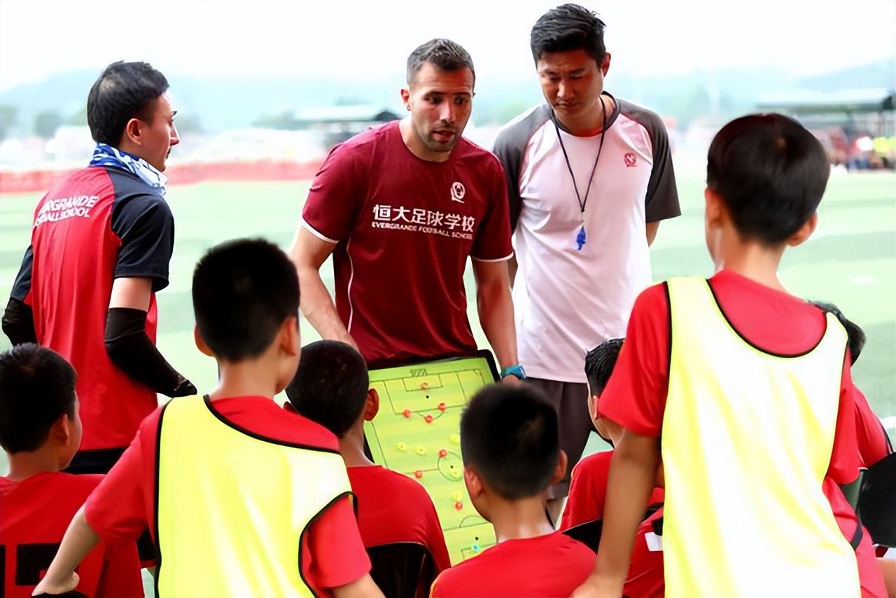 近几年恒大足校的成绩,恒大足校一年花费