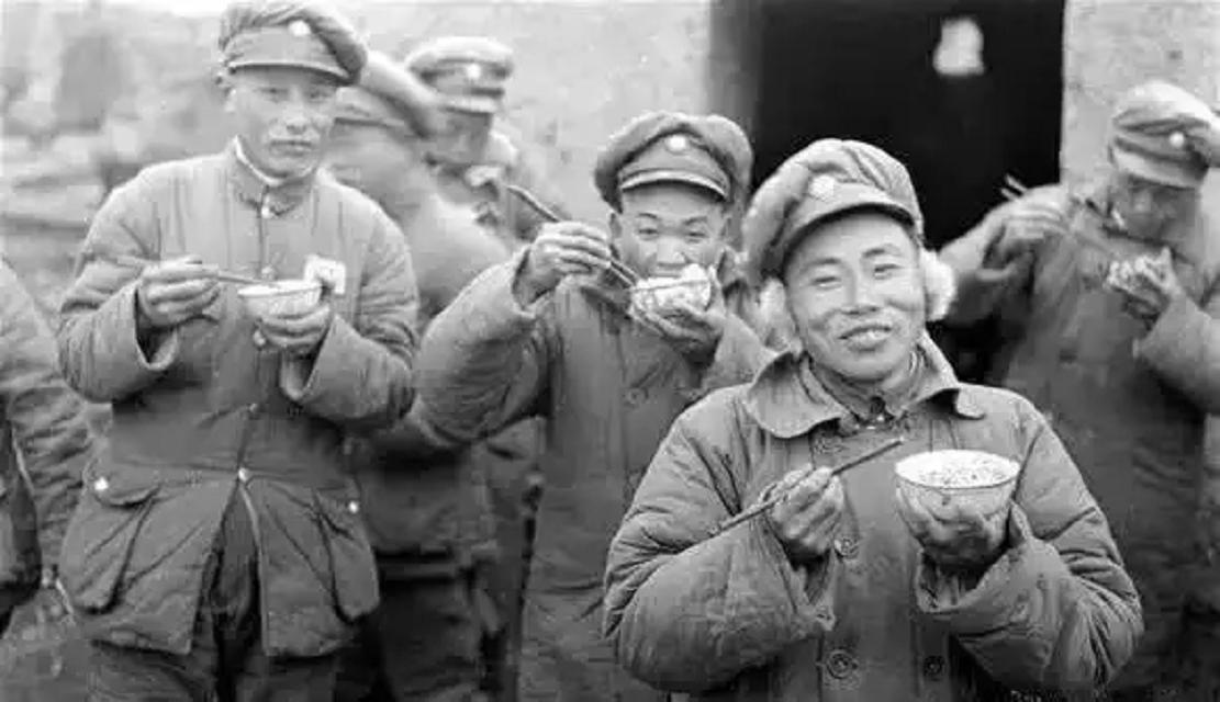 48年，一国军军长被蒋介石下令枪毙，临死前振臂高呼：毛主席万岁