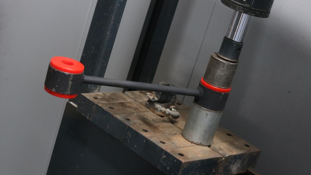 老旧丰田霸道修复,04年丰田霸道翻新改造全过程