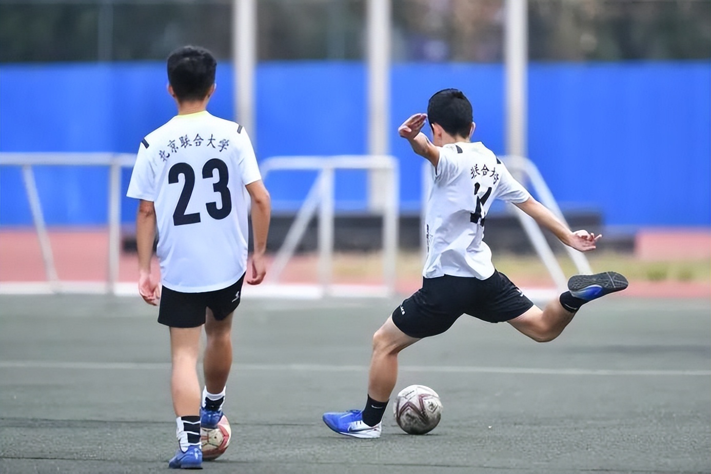 这群北京青年“火”了！登上央视、留学世界名校、勇夺全国冠军，来自同所大学