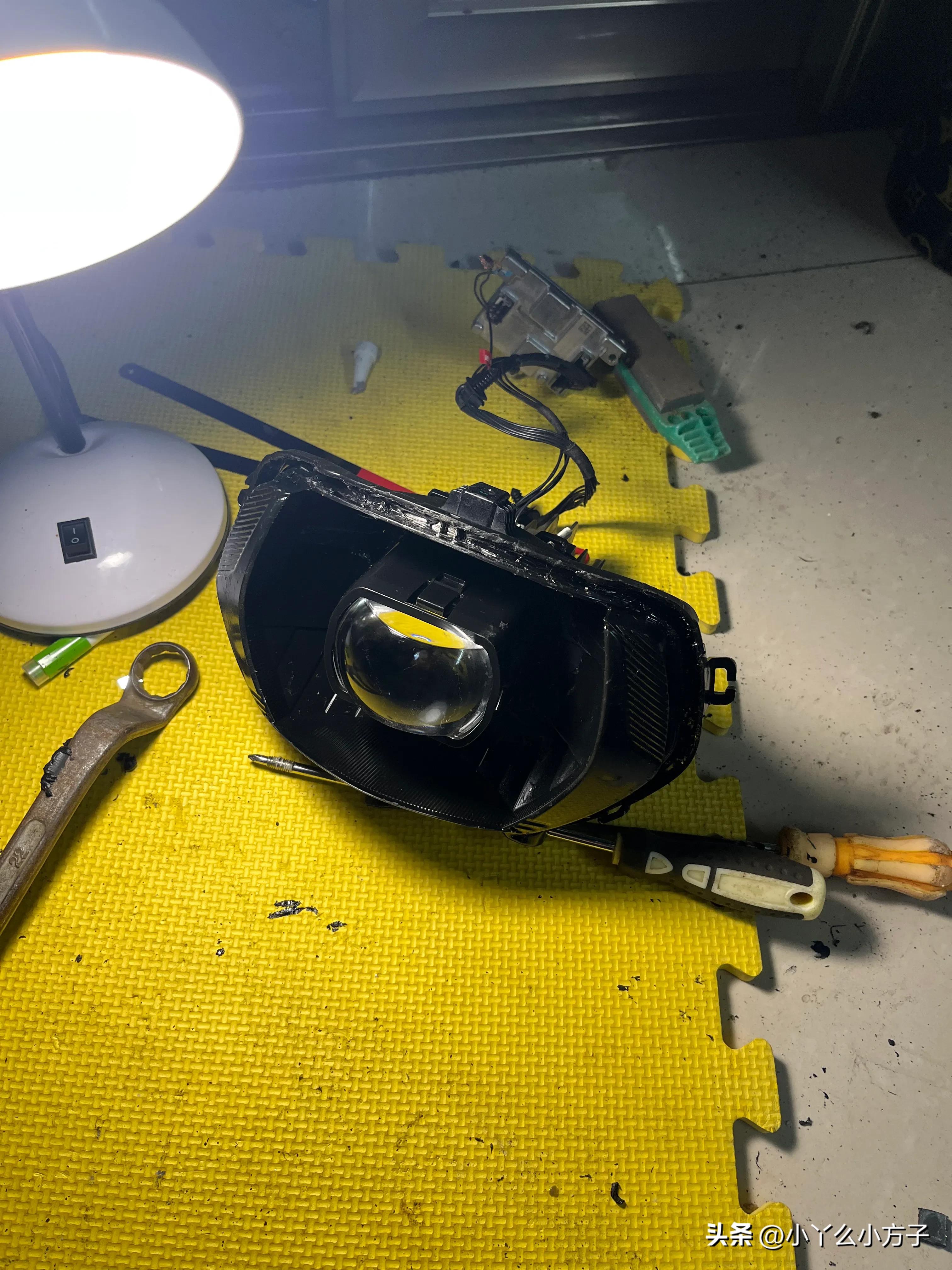 旭鹰改透镜大灯,旭鹰大灯拆解图解法