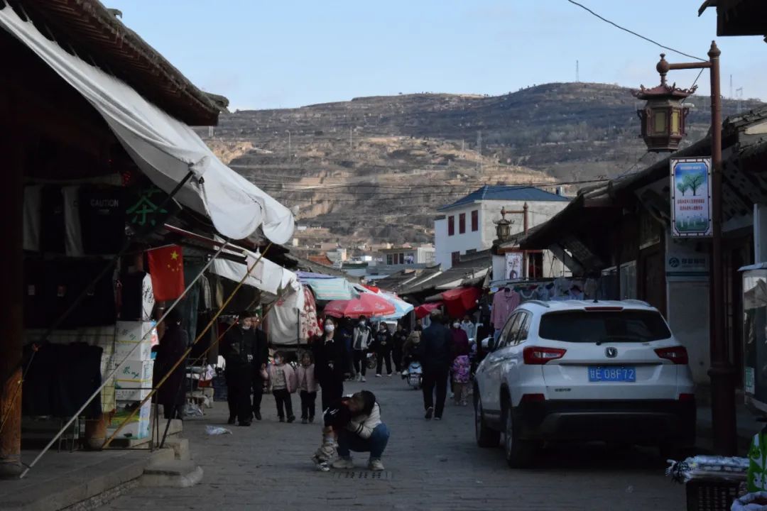 甘肃面朝黄土背朝天,甘肃秦安到西安有多远