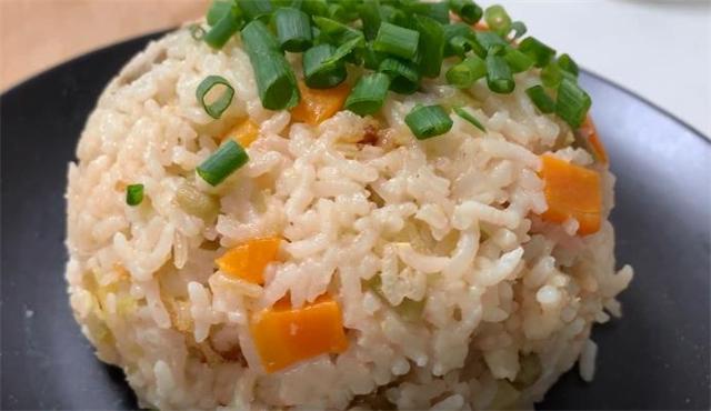 大米这样做太好吃了柔软又筋道,大米在家这样做简直太好吃了