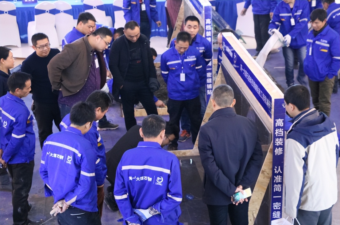 简一瓷砖与金意陶瓷砖区别,瓷砖怎么选极简风格