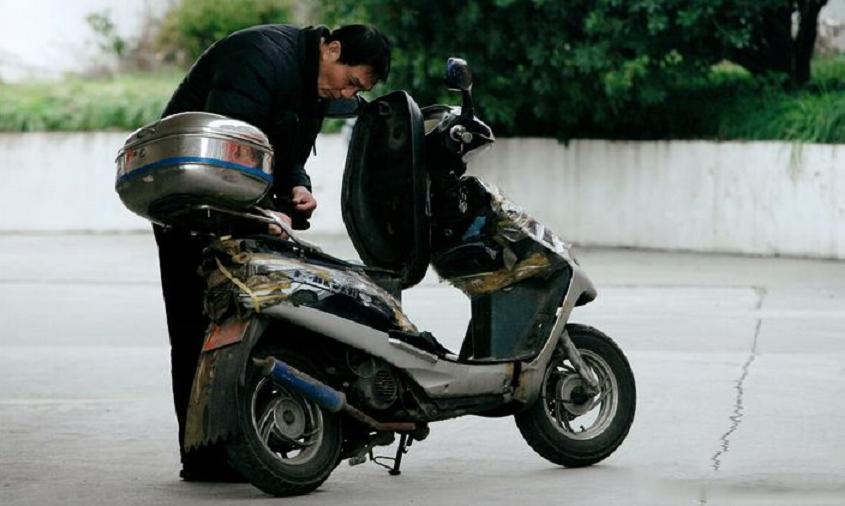 电动车半路没有电了教你一招,电动车半路没电了怎么用锂电池