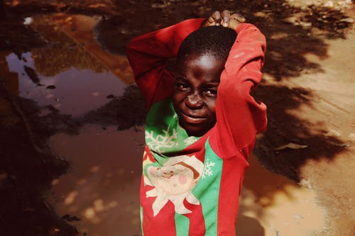 故事:非洲22岁小伙吃沙子上瘾,一天要吃五斤,身体发生怎样改变