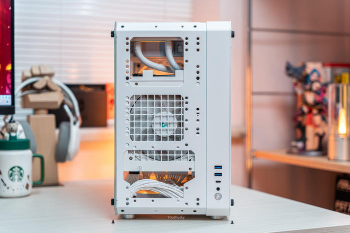 紧凑大白——Z790刀锋+影驰4070TI+机械大师C34PRO极地白装机展示