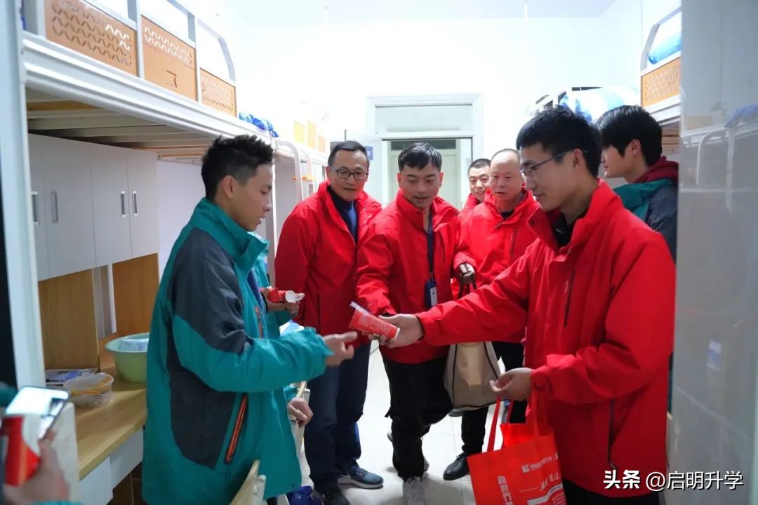 成都新华电脑学校春季招生吗,成都新华学院招生网