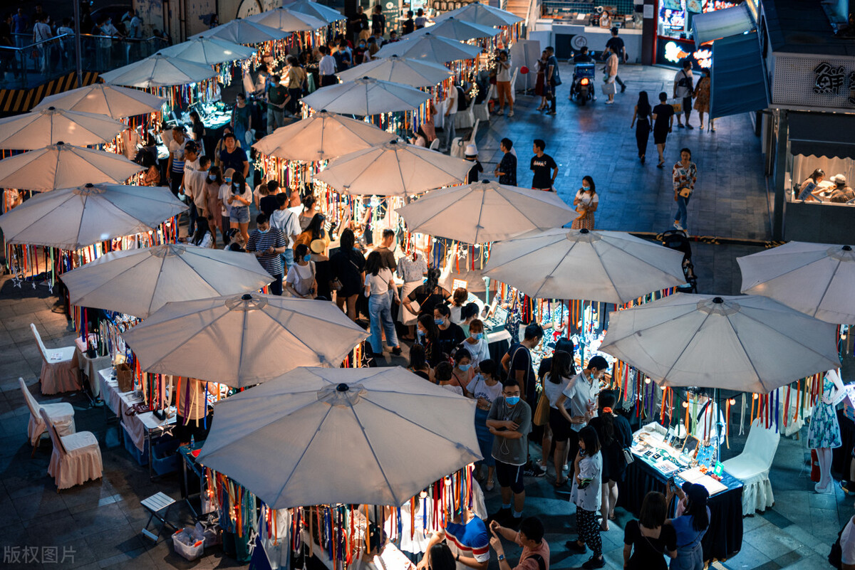 讲实话摆地摊到底赚不赚钱,摆地摊的真相大揭秘