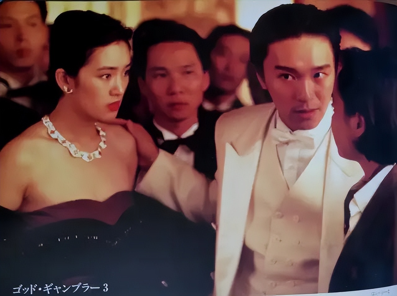 1994年关之琳与巩俐,利智关之琳林青霞梅艳芳走红毯