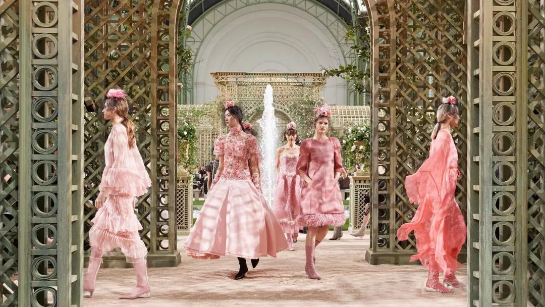 chanel衣服为啥贵,chanel女装贵吗