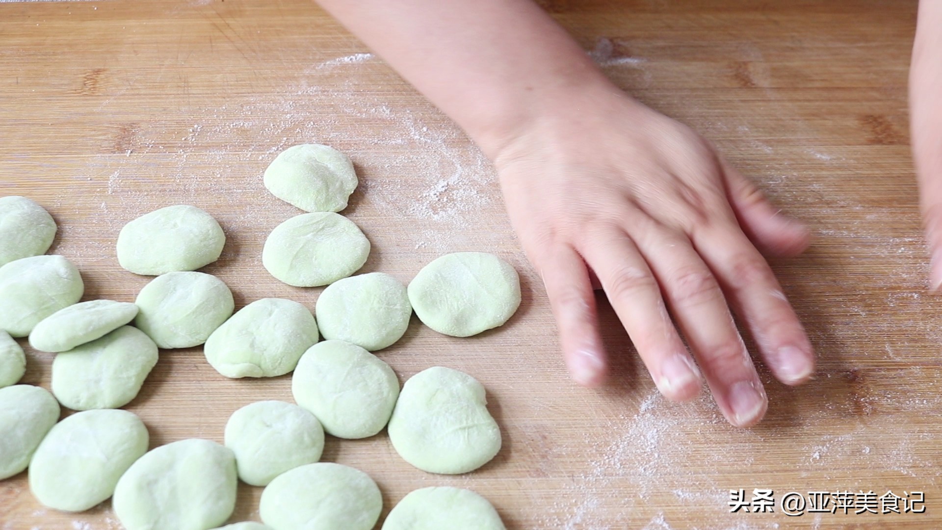 油菜做饺子馅和什么搭配好吃,油菜用什么搭配包饺子馅好吃