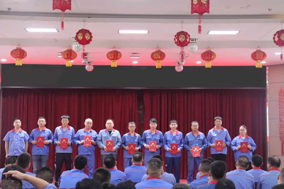 濮阳天能集团铸造车间照片,濮阳天能包装车间