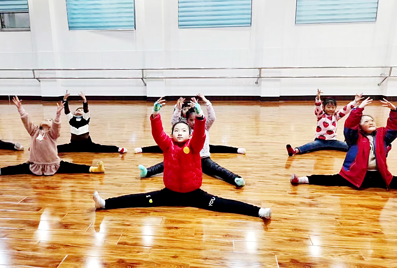 让校园成为师生幸福成长的乐园,让学校成为孩子幸福的乐园