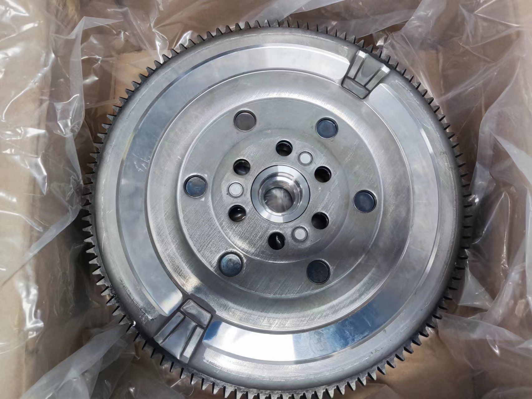 飞轮和牙盘怎么防锈,发动机飞轮损坏怎么修复