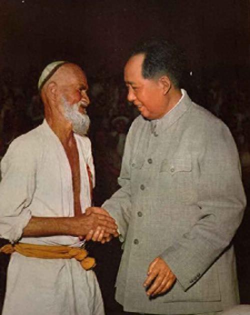 70岁高龄的库尔班：带百斤馕，骑毛驴从*疆新**去见毛主席，结局如何