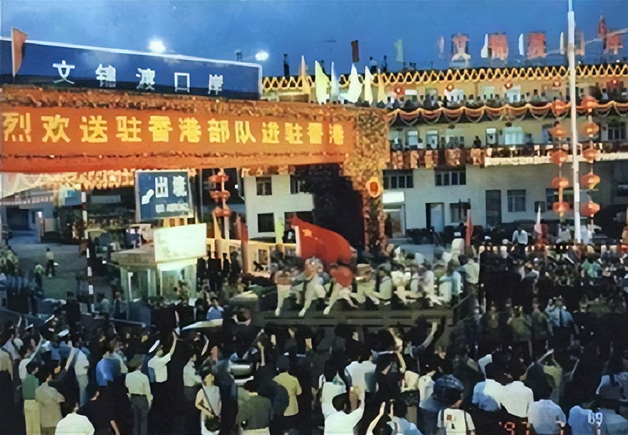 英国为阻止中国收回香港，准备了48颗原*弹子**，美国听完立刻拍板